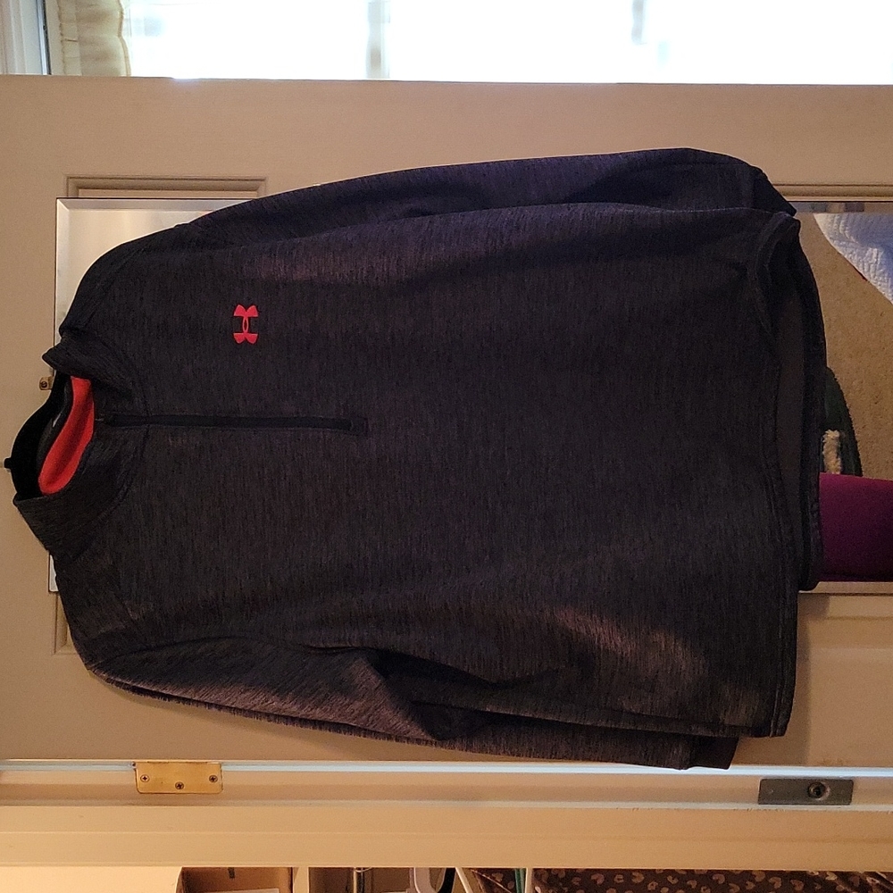 Under Armour pull over